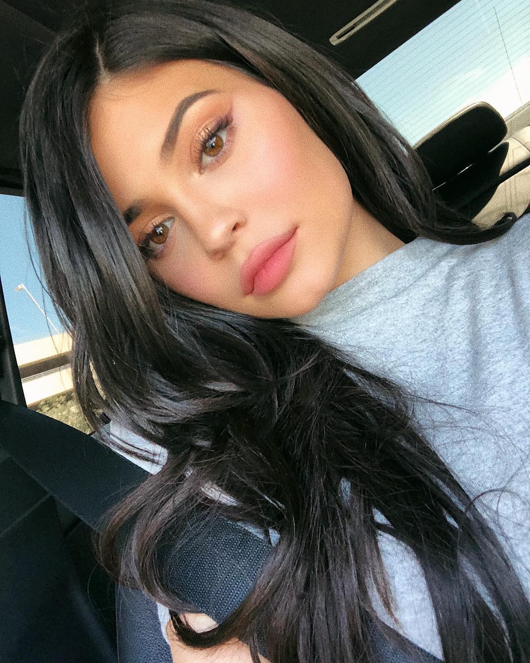 A selfie of Kylie Jenner sporting a feline eye makeup look
