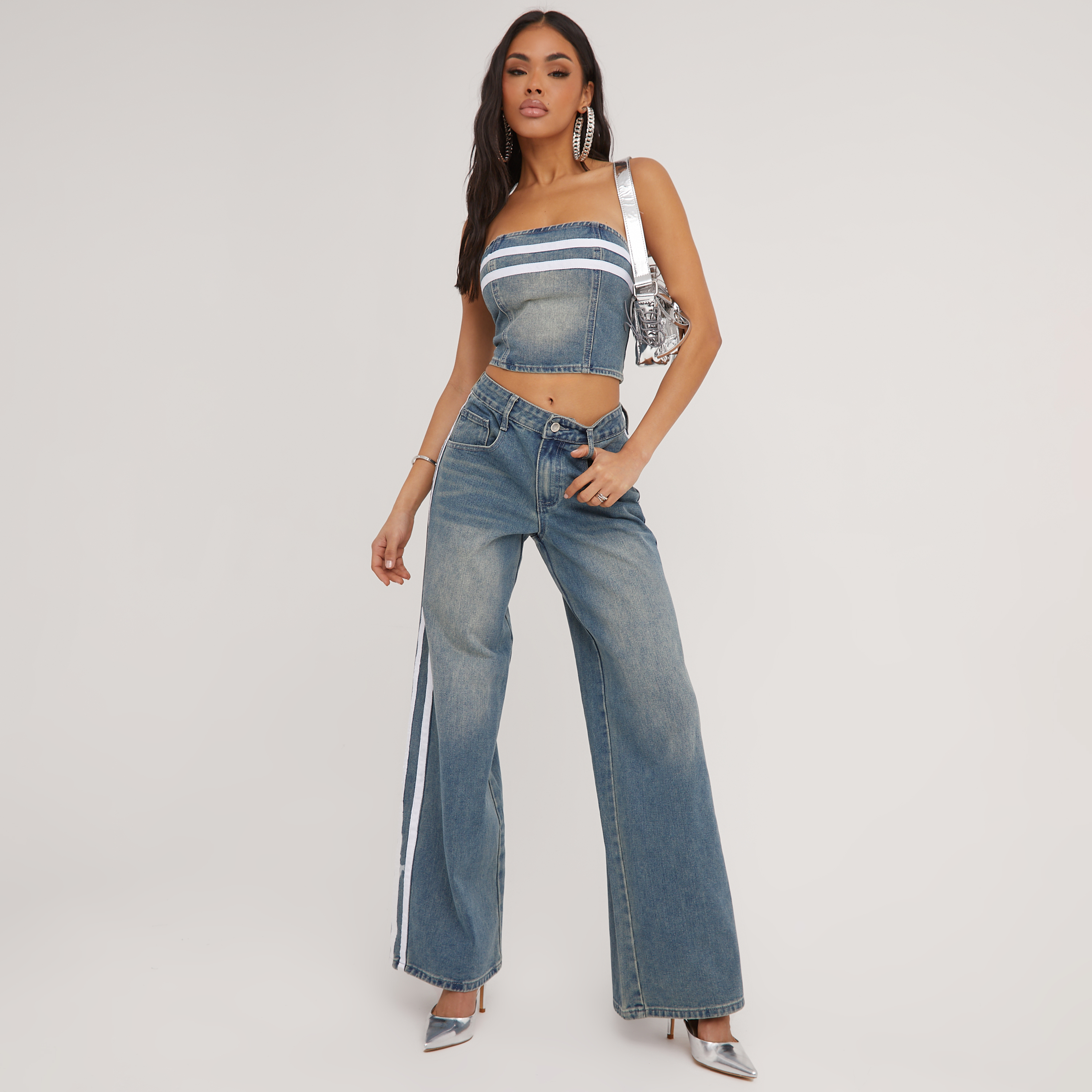 Mid Rise Contrast Stripe Detail Wide Leg Jeans In Blue Vintage