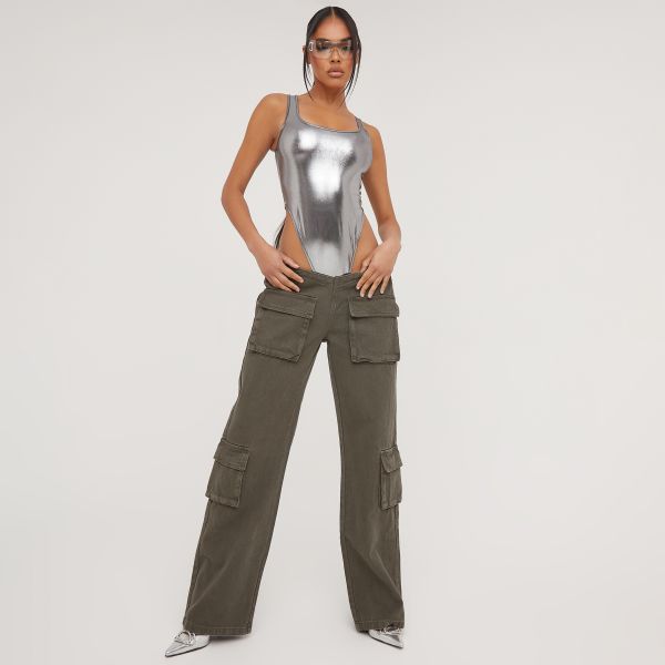 Deep V Waist Multi Pocket Detail Straight Leg Cargo Jeans In Khaki Acid Wash, Women’s Size UK 8