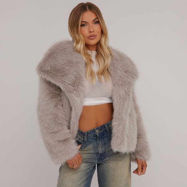 Oversized Collar Detail Cropped Jacket In Mink Faux Fur, Women’s Size UK Large L