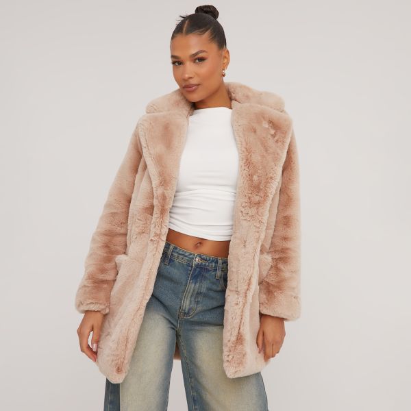 Oversized Collared Coat In Beige Faux Fur, Women’s Size UK Small S
