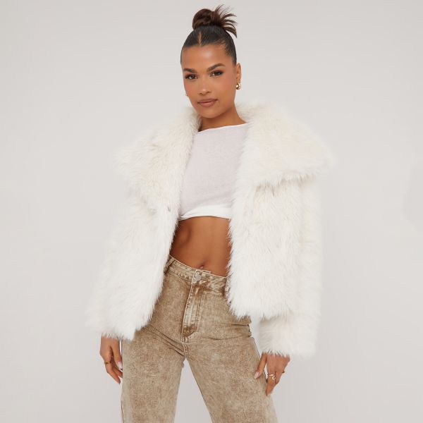 Oversized Collar Detail Cropped Jacket In Ivory Faux Fur, Women’s Size UK Large L