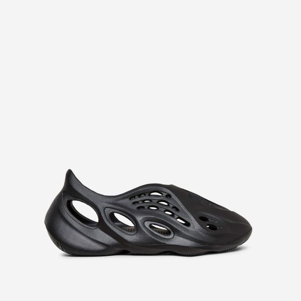 Super-Bass Cut Out Detail Slip On In Black Rubber, Women’s Size UK 4