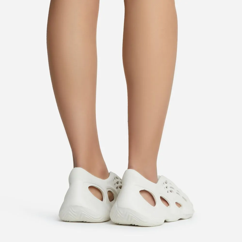 Super-Bass Cut Out Detail Slip On In Off White Rubber | EGO display picture 2